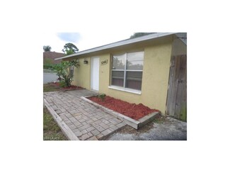5246 Caldwell St, Naples, FL 34113
