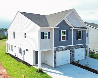 553 Seaborn Cir, Anderson, SC 29625