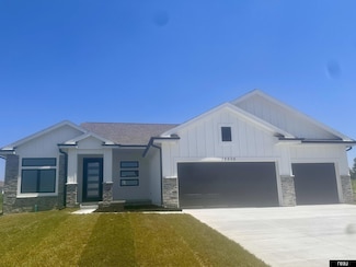 12810 Cooper St, Papillion, NE 68138
