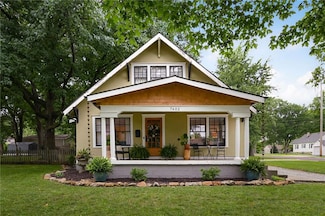 7602 Marty St, Overland Park, KS 66204