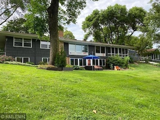 1952 Oak Knoll Dr, Saint Paul, MN 55110