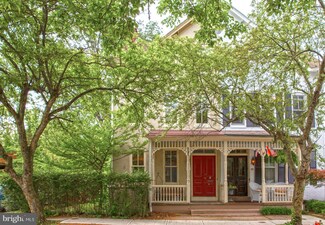 27 Clinton St, Lambertville, NJ 08530