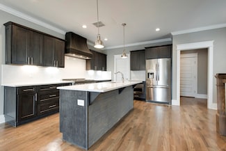 433 36th Ave N, Nashville, TN 37209