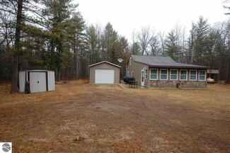 4111 Dry Lake Rd, Alger, MI 48610