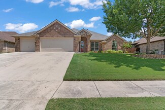 8228 Shady Valley Dr, Benbrook, TX 76116