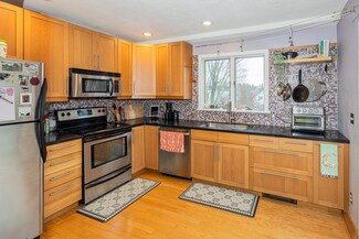 42 Broad St Unit 5, Salem, MA 01970