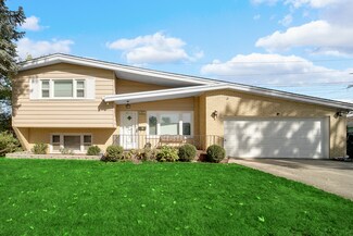 455 Gilbert Dr, Wood Dale, IL 60191