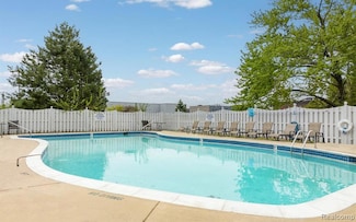 2440 Parmenter Blvd Unit 112, Royal Oak, MI 48073