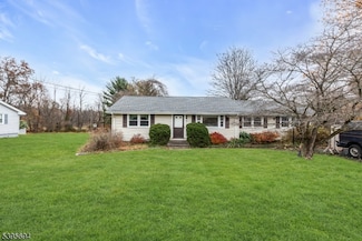 58 Sand Hill Rd, Annandale, NJ 08801