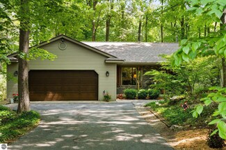 3182 Silver Hills Ln, Traverse City, MI 49684