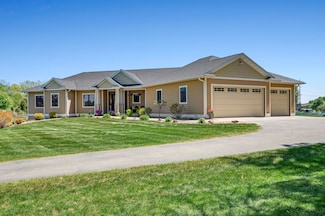 N7256 Cottonwood Ln, Holmen, WI 54636