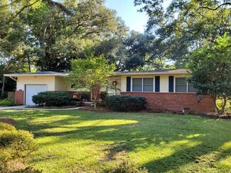2605 Lotus Dr, Tallahassee, FL 32312