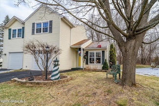 51 Cooks Ct, Waterford, NY 12188