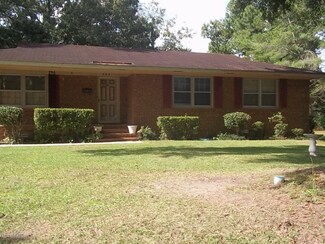 205 E Boney St, Clinton, NC 28328