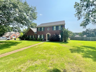 34 Sir Henry Dr, Columbus, MS 39705