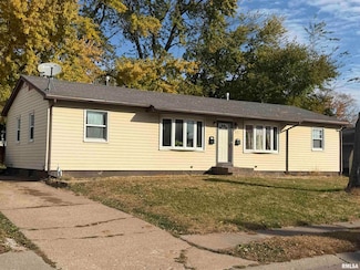 449 - 451 34th Ave, East Moline, IL 61244