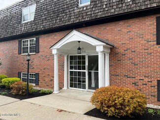 260 Pittsfield Rd Unit E-5, Lenox, MA 01240