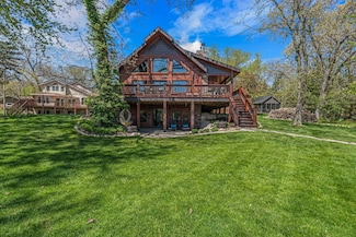 3024 Nagawicka Ave, Delafield, WI 53018