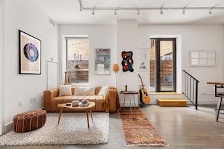 416 W 52nd St Unit 225, New York, NY 10019