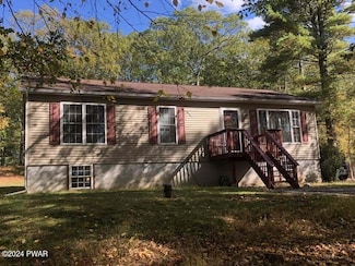 118 Spicebush Ln, Milford, PA 18337