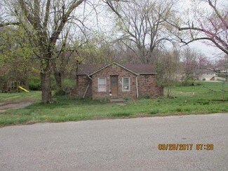 140 S Sugar Creek Blvd, Sugar Creek, MO 64054