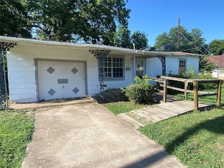 800 Wyatt St, Waxahachie, TX 75165