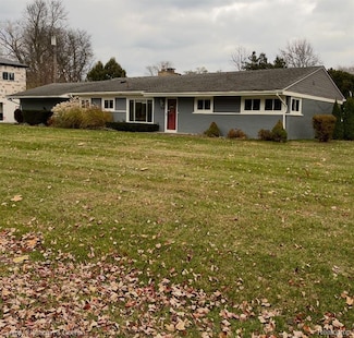 7431 N Briarcliff Knoll Dr, West Bloomfield, MI 48322