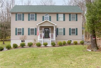 319 Depue Ln, Stroudsburg, PA 18360