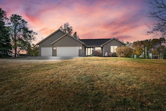 10114 280th St E, Cannon Falls, MN 55009