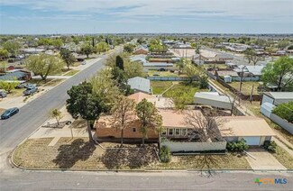 300 SW 15th St, Seminole, TX 79360
