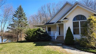 11466 Bloom Rd, Garrettsville, OH 44231