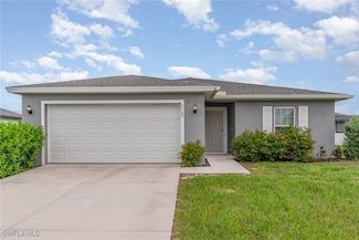 2748 NE 7th Place, Cape Coral, FL 33909