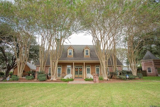 1906 Lansdowne Dr, Port Allen, LA 70767