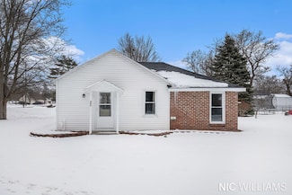 211 Gilbertson Ave, Big Rapids, MI 49307