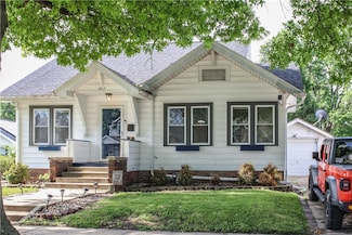 2913 Champaign Ave, Mattoon, IL 61938