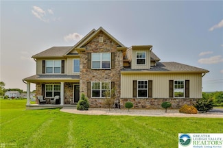 217 E Dell Rd, Bath, PA 18014