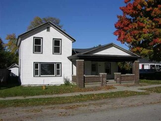 7467 N Albion St, Wawaka, IN 46794