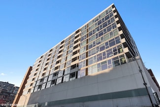 630 N Franklin St Unit 721, Chicago, IL 60654