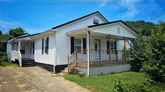 138 Jackson St, East Bank, WV 25067