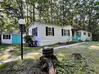 8 Bayberry Ln, Wolfeboro, NH 03894
