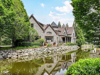 2240 La Maison Dr, Charlotte, NC 28226