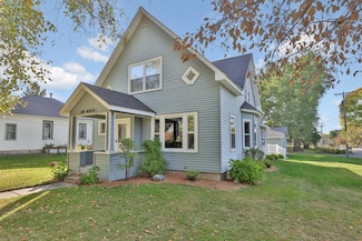 129 Busch Ave, Center City, MN 55012