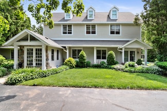 N1526 Willow Brook Dr, Lake Geneva, WI 53147