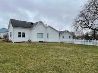 404 N Meridian St, Redkey, IN 47373