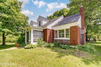 55 Crescent Ave, Amsterdam, NY 12010