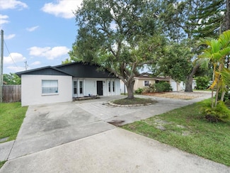 8233 44th St N, Pinellas Park, FL 33781