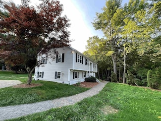93 Rockingham Rd, Derry, NH 03038