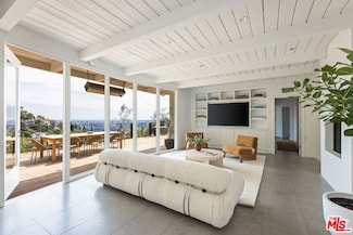 1568 Viewsite Dr, Los Angeles, CA 90069