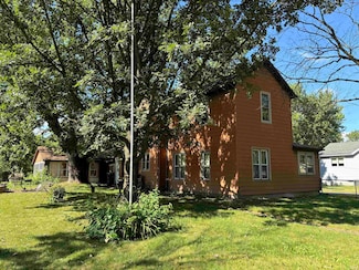 1319 W King St, Garrett, IN 46738