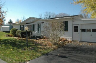93 Northfield Dr, Bergen, NY 14416